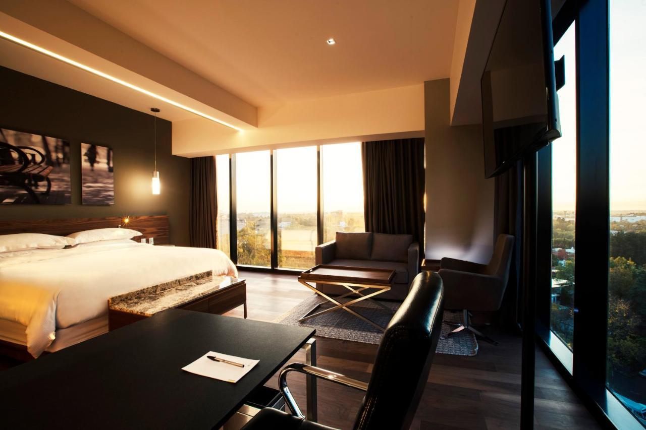 Krystal Grand Suites Insurgentes メキシコシティ エクステリア 写真 A room at the hotel