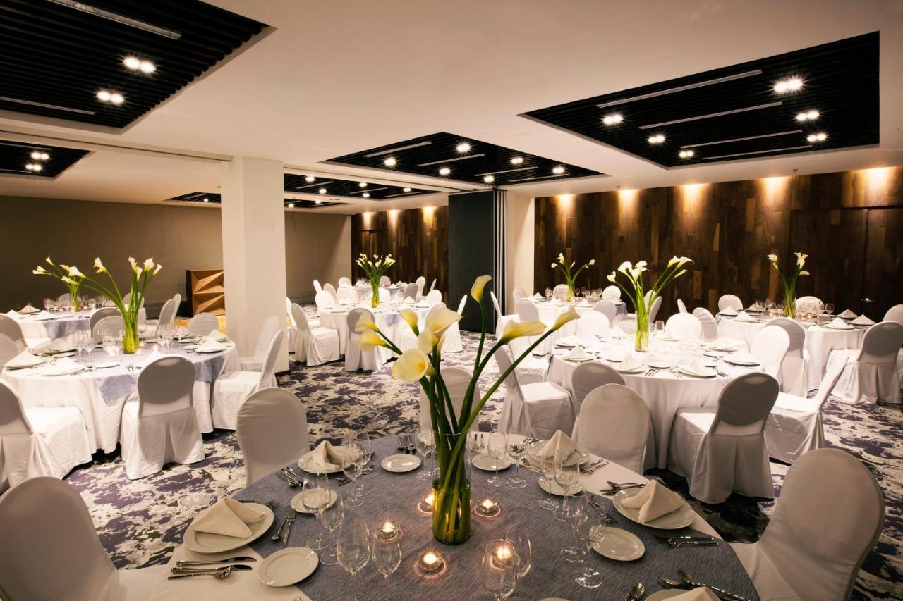 Krystal Grand Suites Insurgentes メキシコシティ エクステリア 写真 The ballroom at the hotel