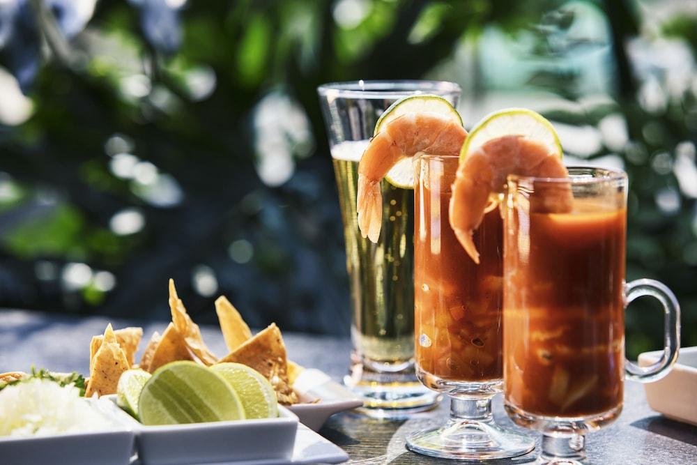Krystal Grand Suites Insurgentes メキシコシティ エクステリア 写真 A shrimp cocktail