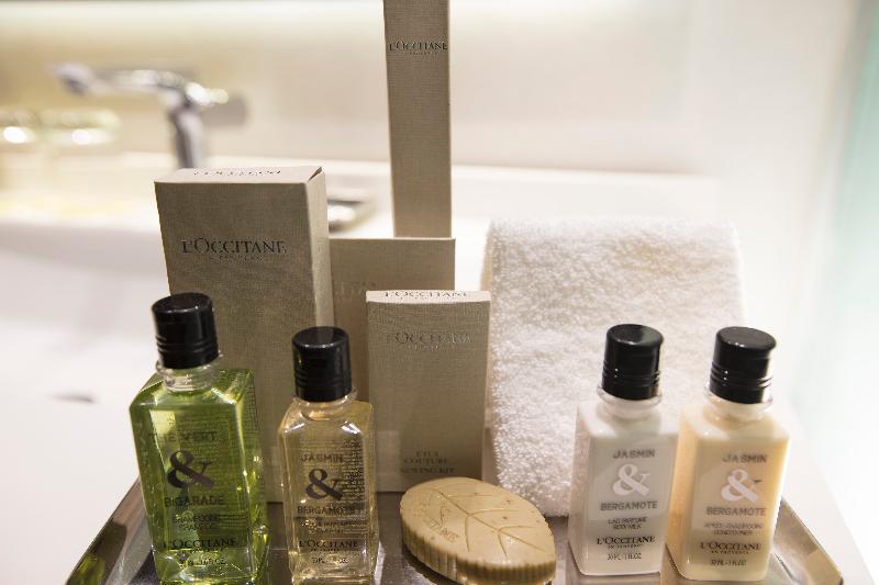 Krystal Grand Suites Insurgentes メキシコシティ エクステリア 写真 L'Occitane products